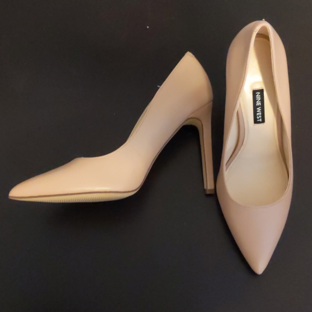 Nine west tatiana pump in nude, size 7 1/2